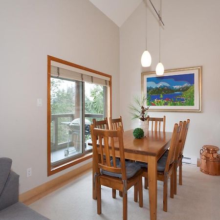 Painted Cliff 11 | Dog Friendly! Ski-In Ski-Out Benchlands Townhome W/ Hot Tub & Fireplace Вістлер Екстер'єр фото