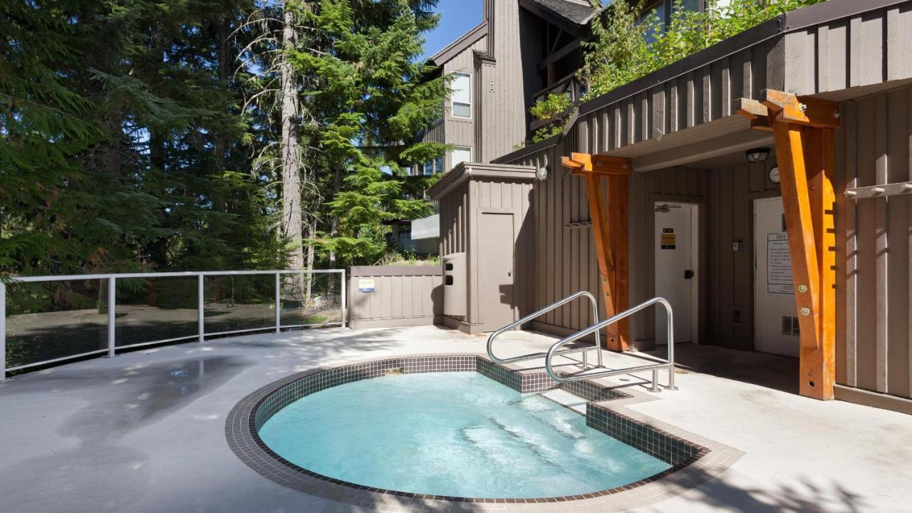 Painted Cliff 11 | Dog Friendly! Ski-In Ski-Out Benchlands Townhome W/ Hot Tub & Fireplace Вістлер Екстер'єр фото