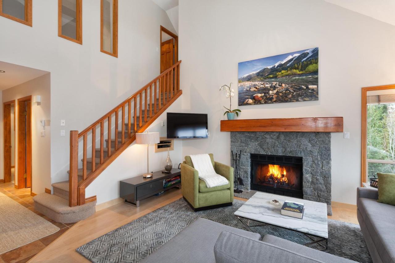 Painted Cliff 11 | Dog Friendly! Ski-In Ski-Out Benchlands Townhome W/ Hot Tub & Fireplace Вістлер Екстер'єр фото