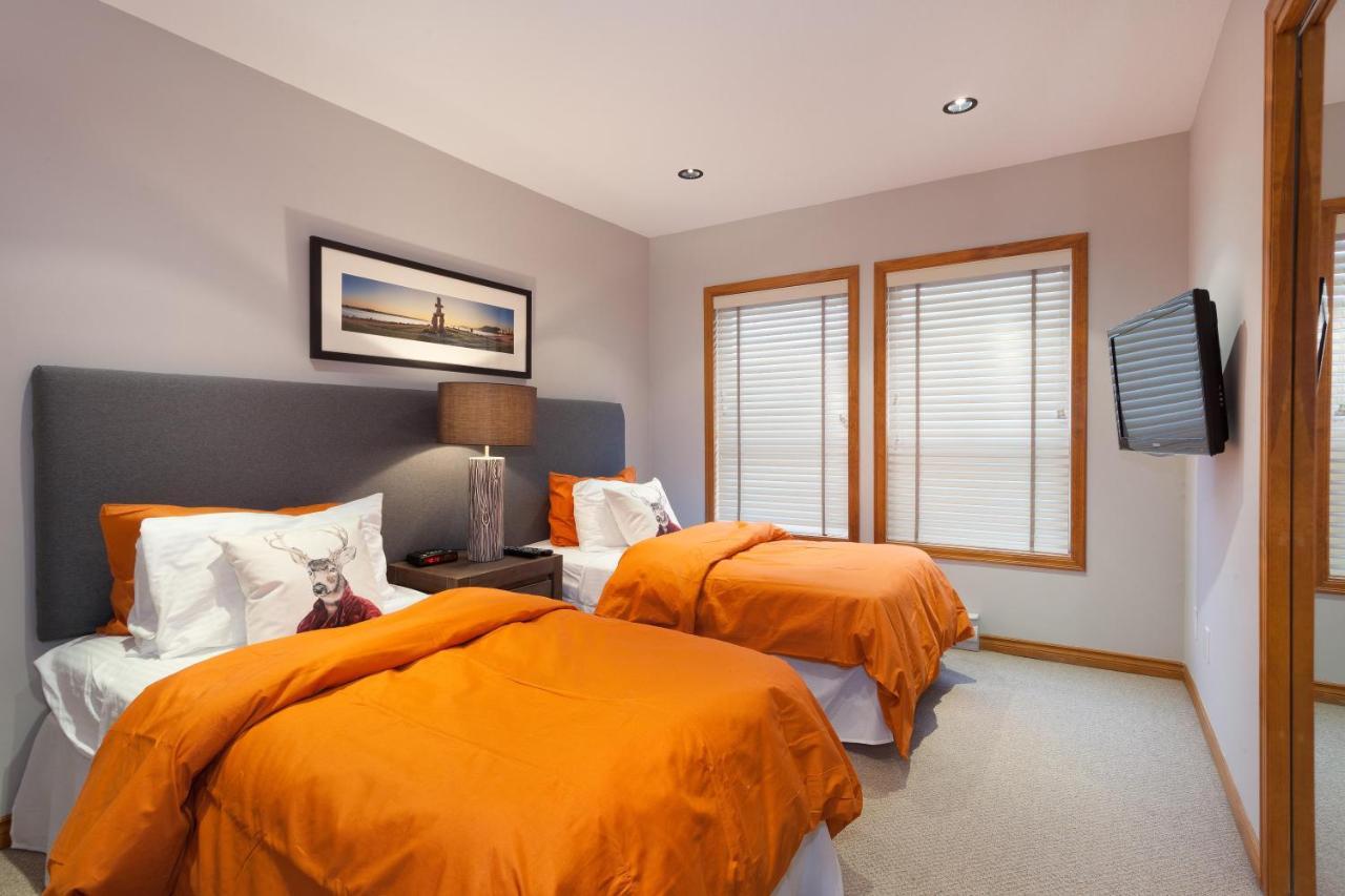 Painted Cliff 11 | Dog Friendly! Ski-In Ski-Out Benchlands Townhome W/ Hot Tub & Fireplace Вістлер Екстер'єр фото
